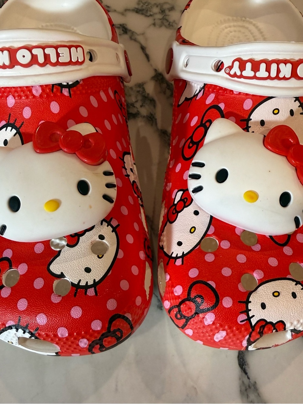 Crocs x Hello Kitty Red Classic Clogs Women’s Size 7 NWOT Red Polka Dot